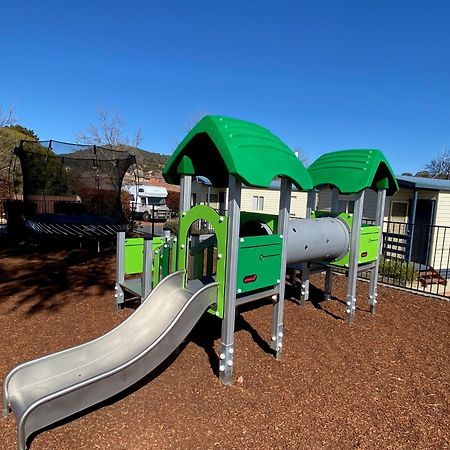 Crestview Tourist Park Otel Queanbeyan Dış mekan fotoğraf