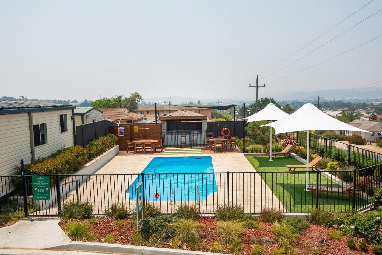 Crestview Tourist Park Otel Queanbeyan Dış mekan fotoğraf