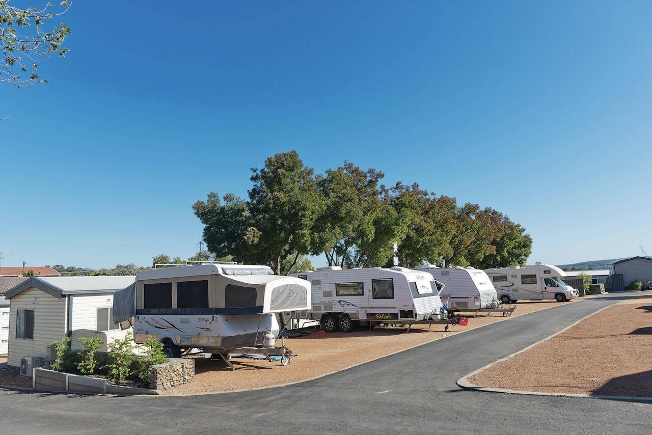 Crestview Tourist Park Otel Queanbeyan Dış mekan fotoğraf
