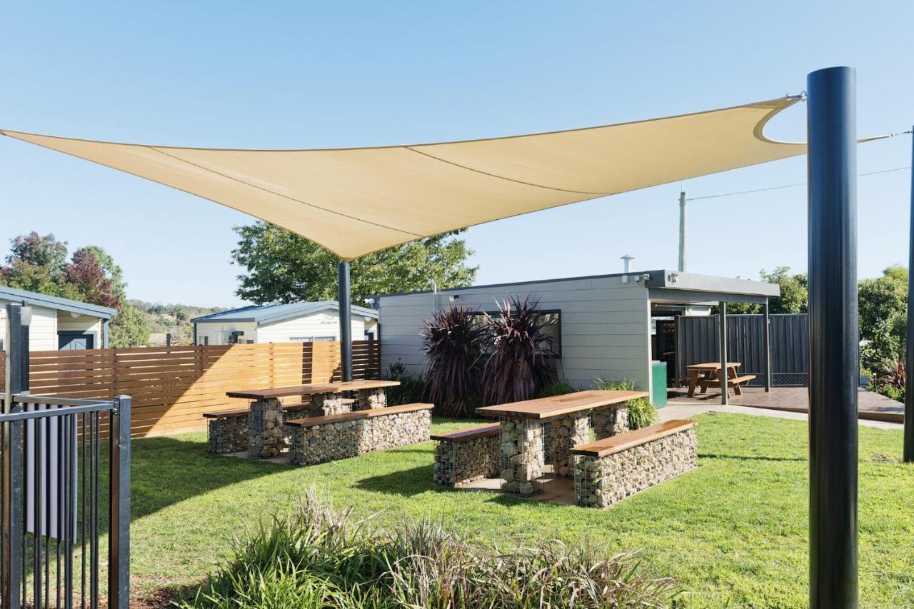 Crestview Tourist Park Otel Queanbeyan Dış mekan fotoğraf