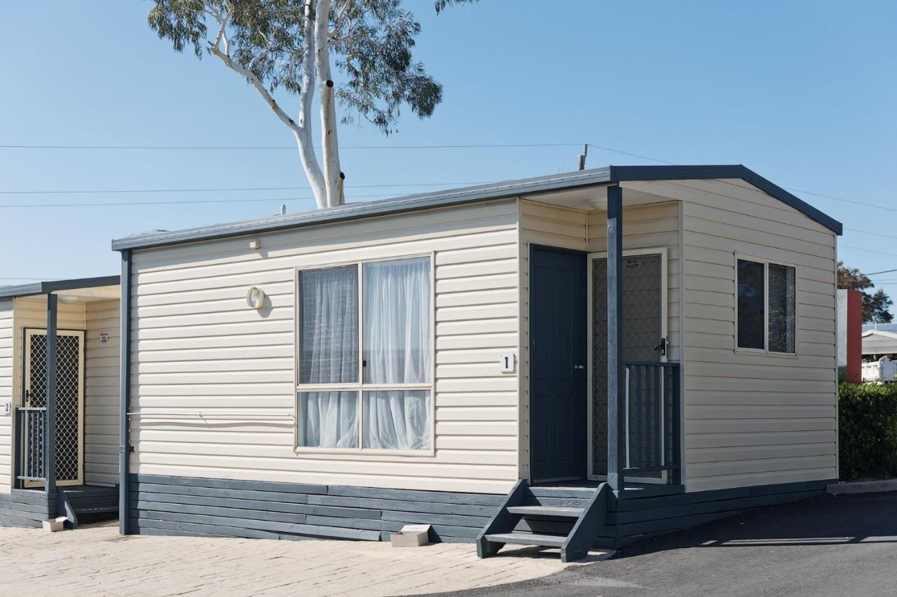 Crestview Tourist Park Otel Queanbeyan Dış mekan fotoğraf