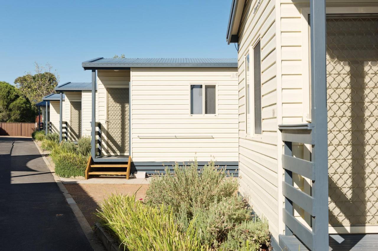 Crestview Tourist Park Otel Queanbeyan Dış mekan fotoğraf