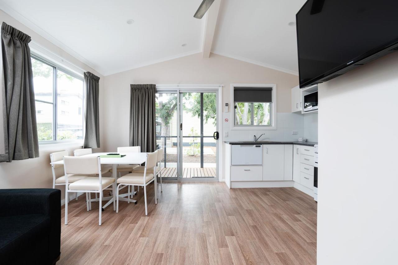 Crestview Tourist Park Otel Queanbeyan Dış mekan fotoğraf